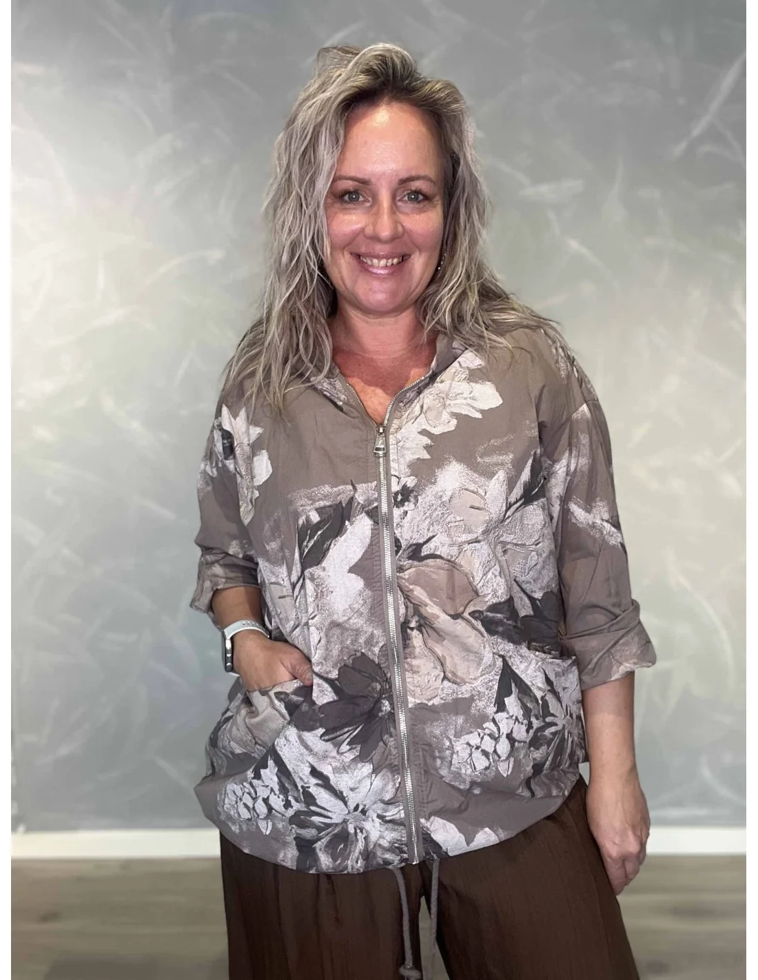 Forsidebillede af TIPPY Collection &ndash; moderne damemode med feminine prints og komfort